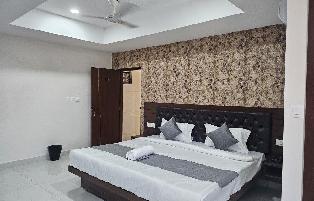 Hotel KSR Laura- Home Image-1