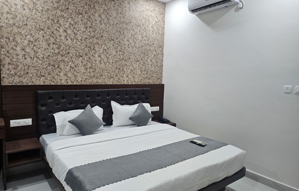 Hotel KSR Laura smart-travel-stay-guide-kondapur-hyderabad Image